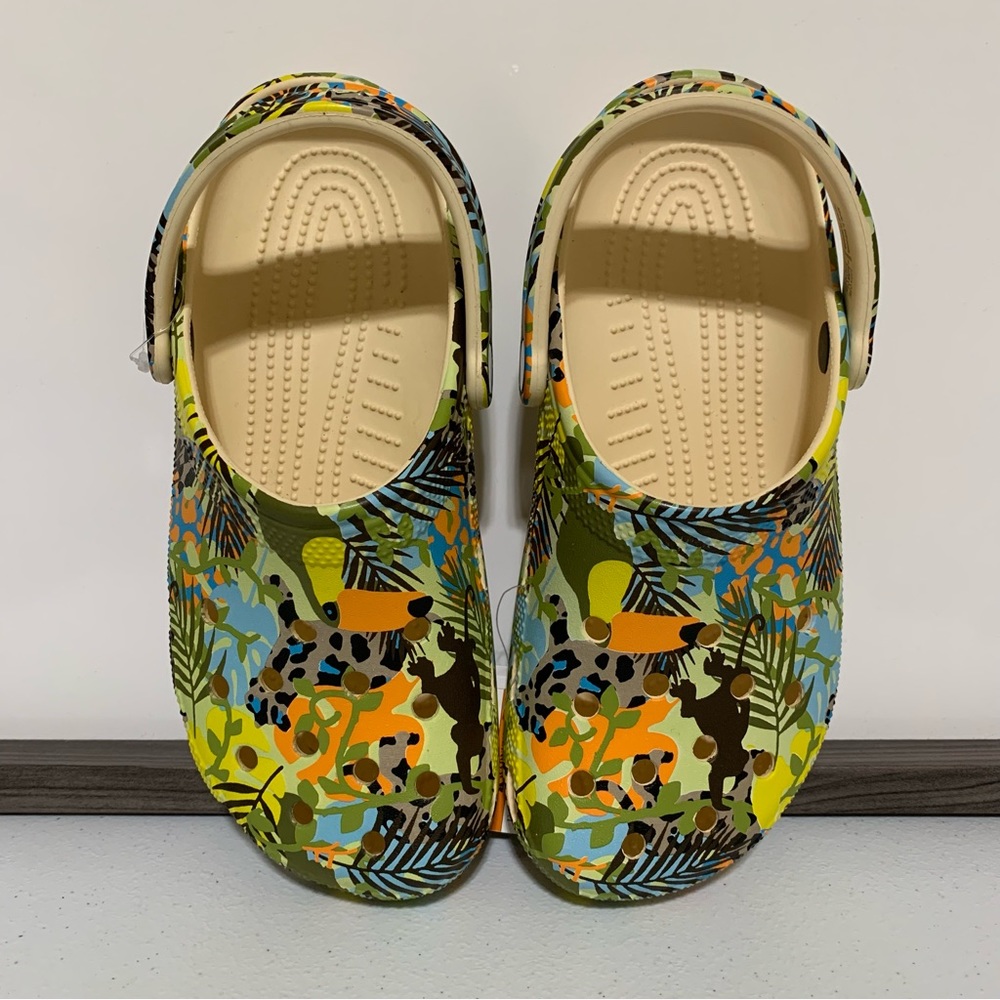 CROCS Classic Far Out Clogs-Size J6 NWT - Picture 4 of 12